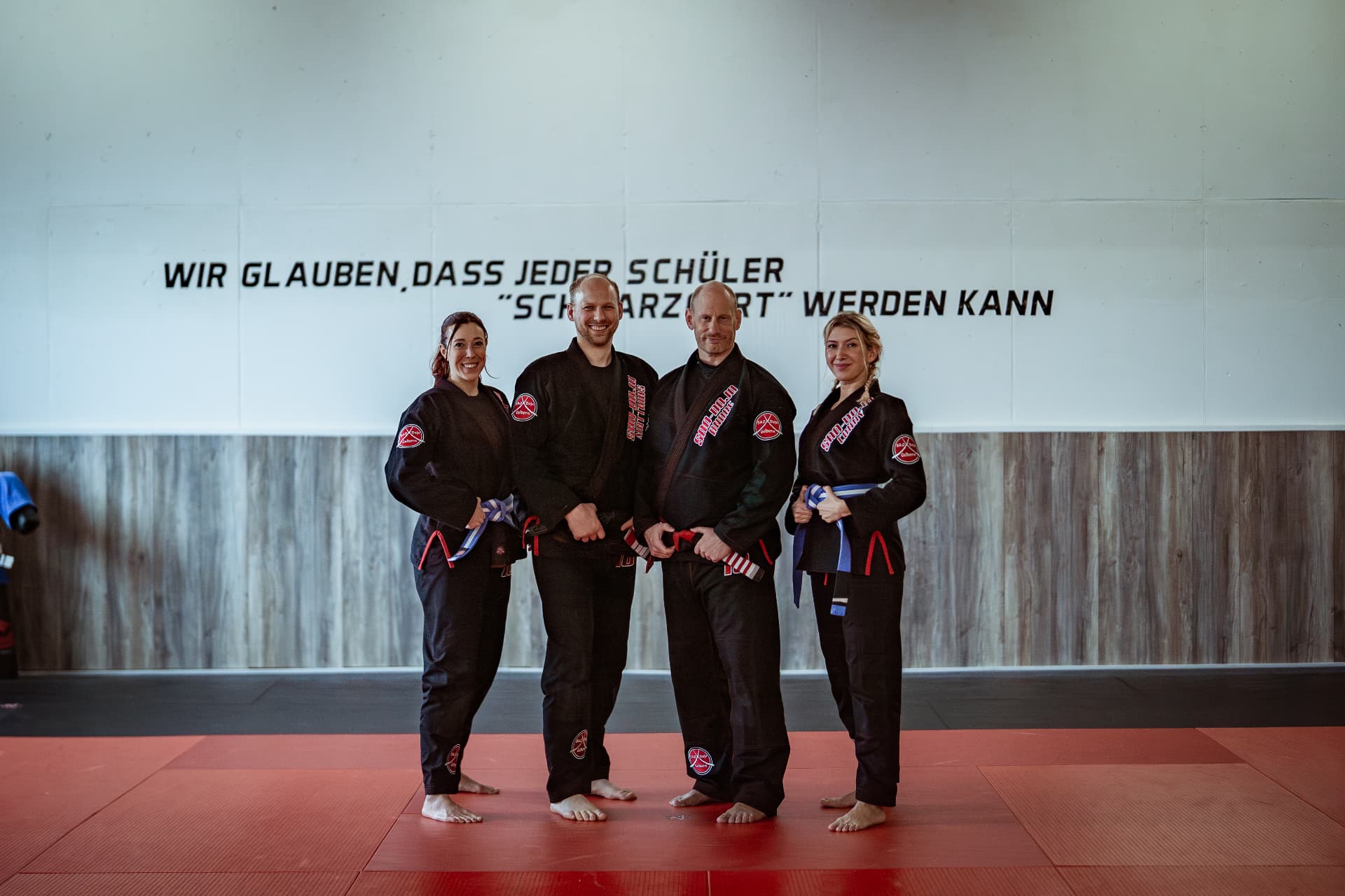 Das erwachsene Lehrteam des SAO-DOJO Geldern gemeinsam auf der Matte
